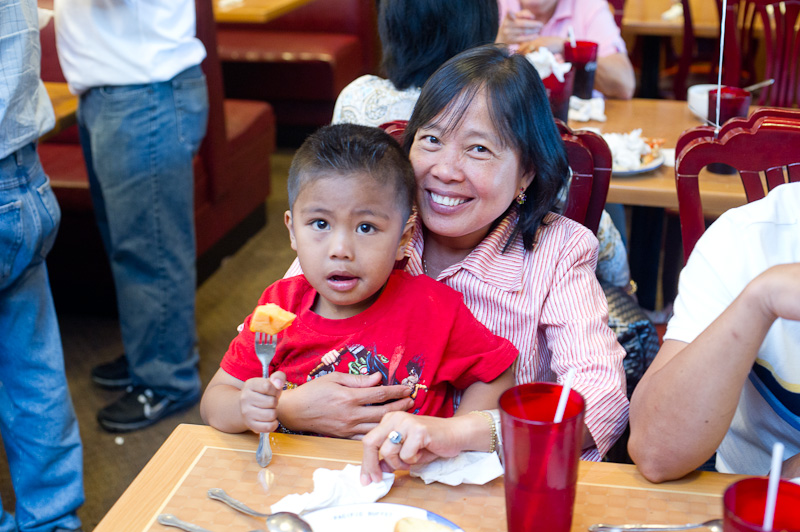 1/100 sec at f / 4.0